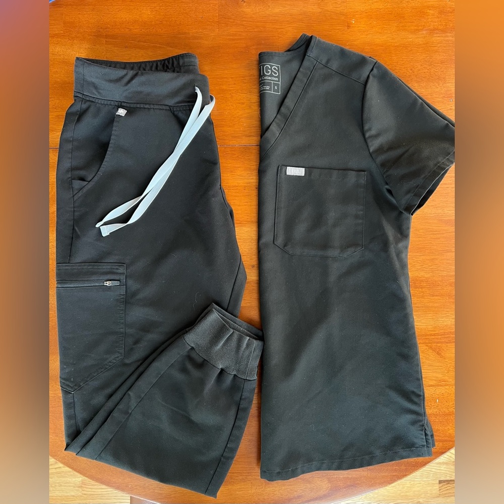 Figs scrub set. Color black.